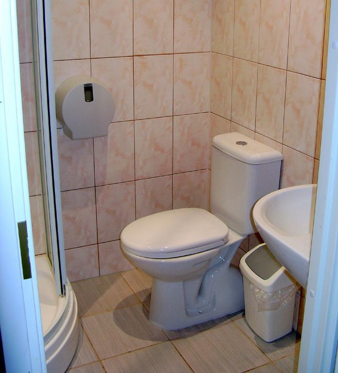 Eurohotel Maardu Rom bilde