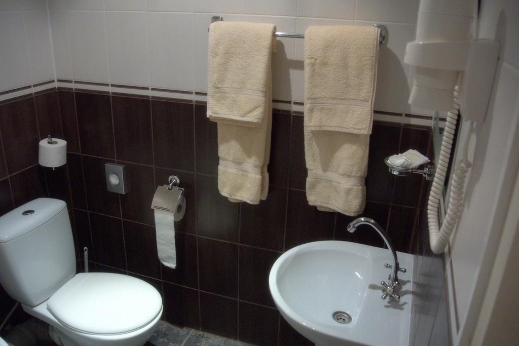 Eurohotel Maardu Rom bilde